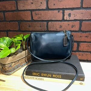 Vintage Coach Navy Slim Zip Bag 4018